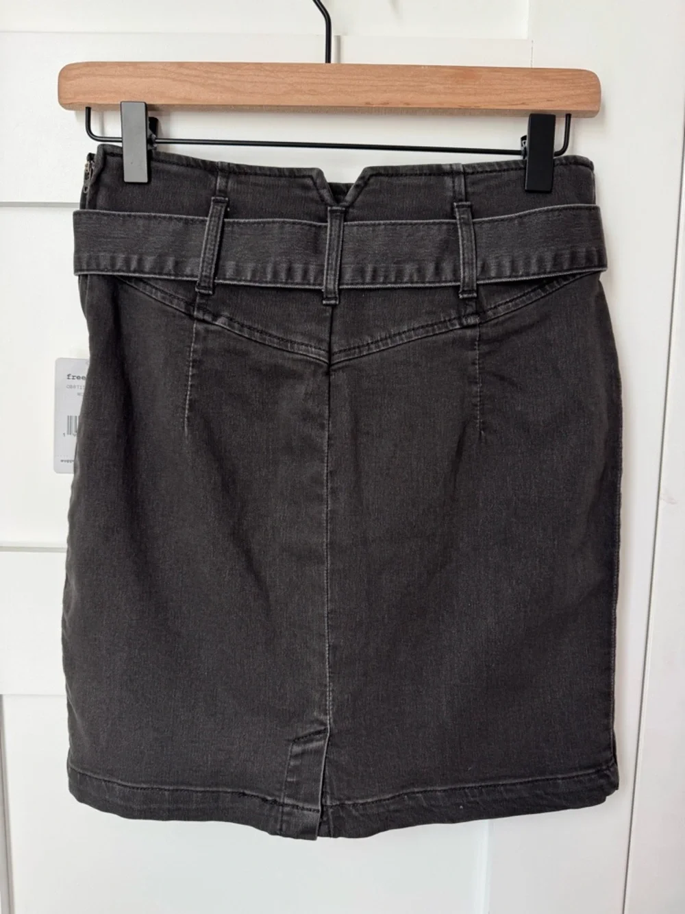 Free People Livin It Up Denim Pencil Mini Skirt in Worn Black size 4 NWT - Picture 8 of 10